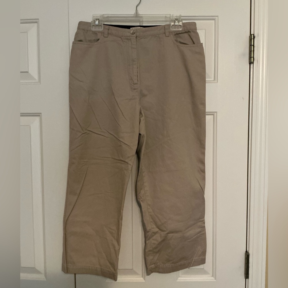 Christopher & Banks NWOT Size 10 Capris